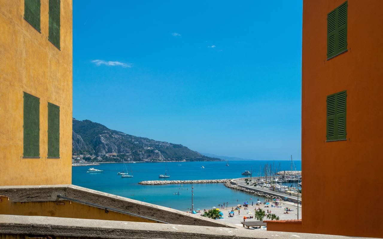 zidovi-pogled-na-more-zaliv