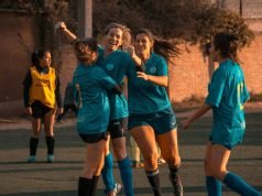 Kako je počeo razvoj ženskog fudbala – koji su najvažniji trenuci u istoriji? zene-fudbalski-tim-teren